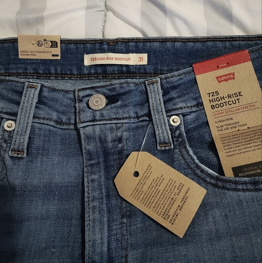 Levi's Jeans - Picture 3 of 6
